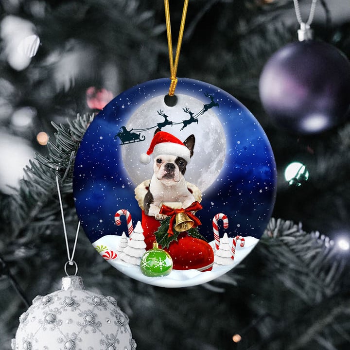 Ornement Rond En Céramique Boston Terrier dans la botte du Père Noël 