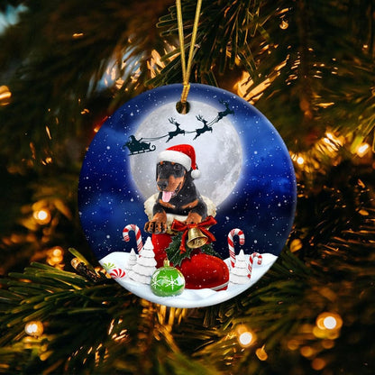 Dobermann-Pinscher im Weihnachtsmann-Stiefel-Weihnachtskeramikornament 