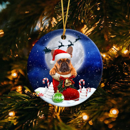 Ornement Rond En Céramique Bouledogue français dans la botte du Père Noël 