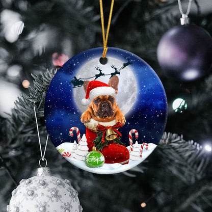 Französische Bulldogge im Weihnachtsmann-Stiefel, weihnachtliches Keramikornament 