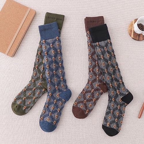 Black Friday Sale 50 % RABATT – 4 Paar lange Baumwollsocken mit Blumenmuster für Damen