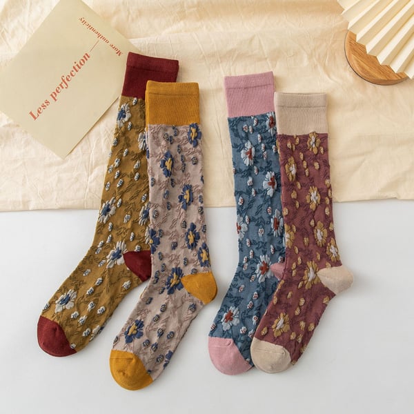 Black Friday Sale 50 % RABATT – 4 Paar lange Baumwollsocken mit Blumenmuster für Damen