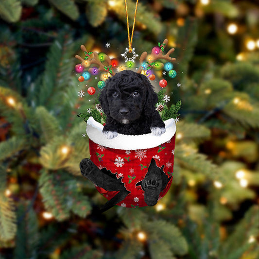 Ornement De Noël Goldendoodle NOIR dans la poche de neige 