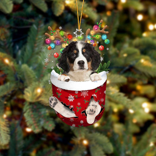 Berner Sennenhund im Schnee Taschen-Weihnachtsschmuck 