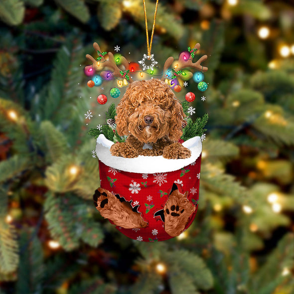 ROTER Labradoodle im Schneetaschen-Weihnachtsschmuck 