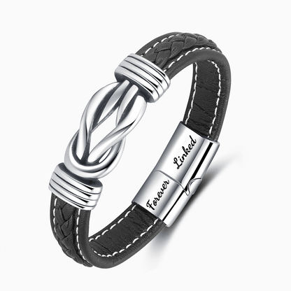 Geflochtenes Lederarmband mit der Aufschrift „Mutter und Tochter für immer verbunden“. 