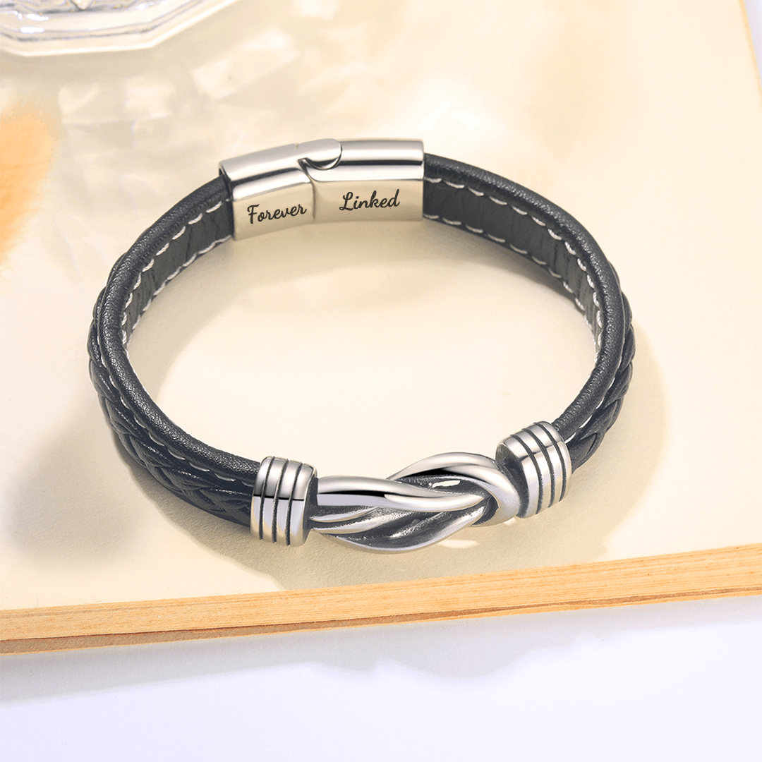 Geflochtenes Lederarmband mit der Aufschrift „Mutter und Tochter für immer verbunden“. 